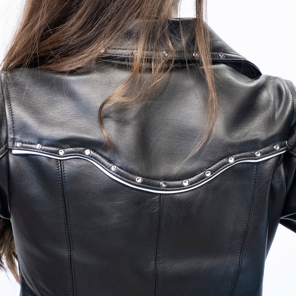 Camisola Negra Remache para Dama