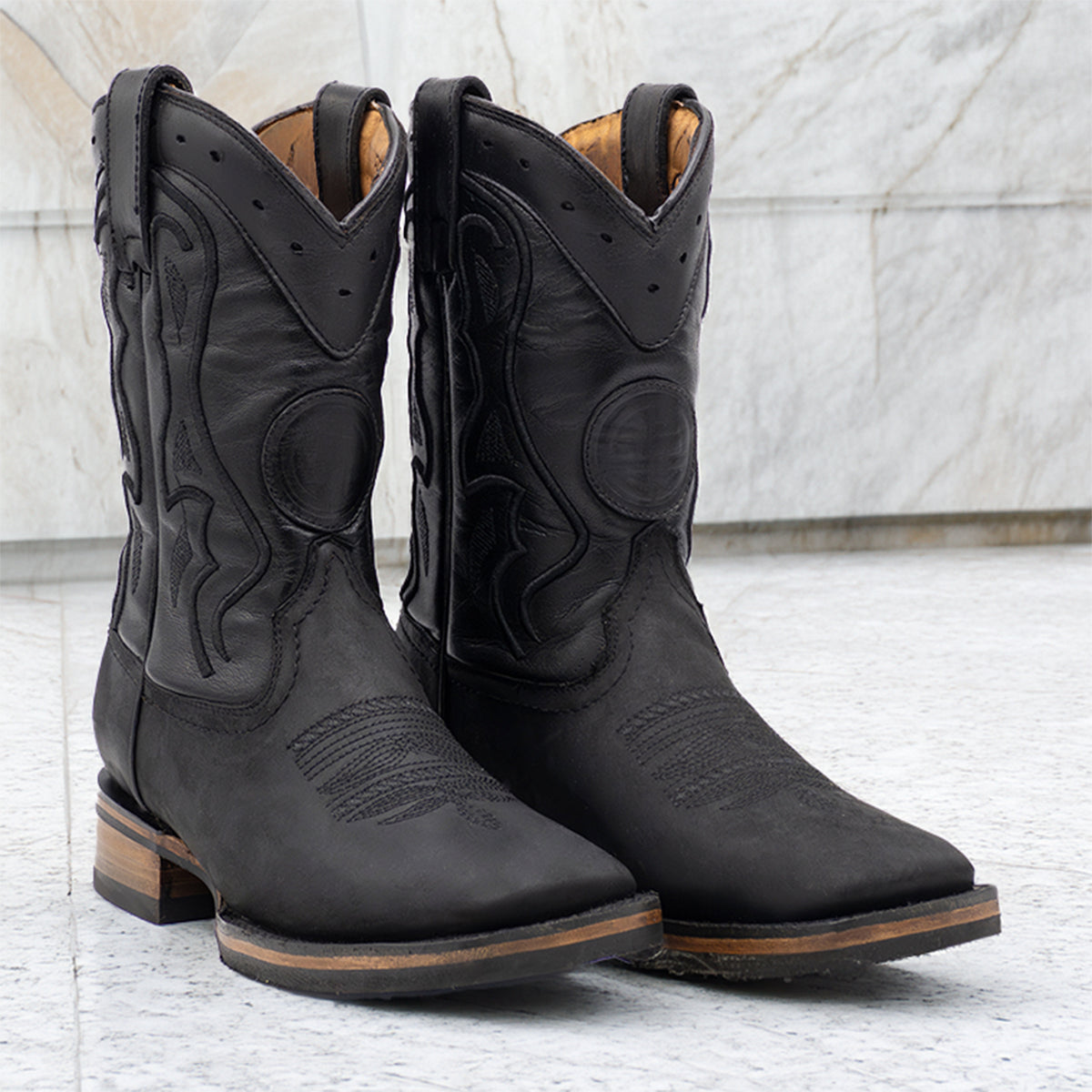 BOTA BULLDOG SALVAJE NEGRO Para Caballero